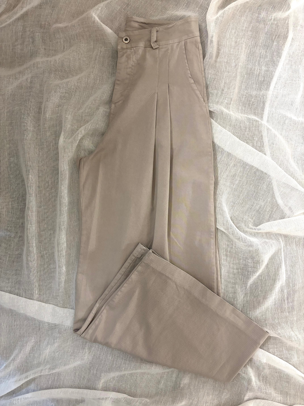 PANTALÓN PINZAS BEIGE