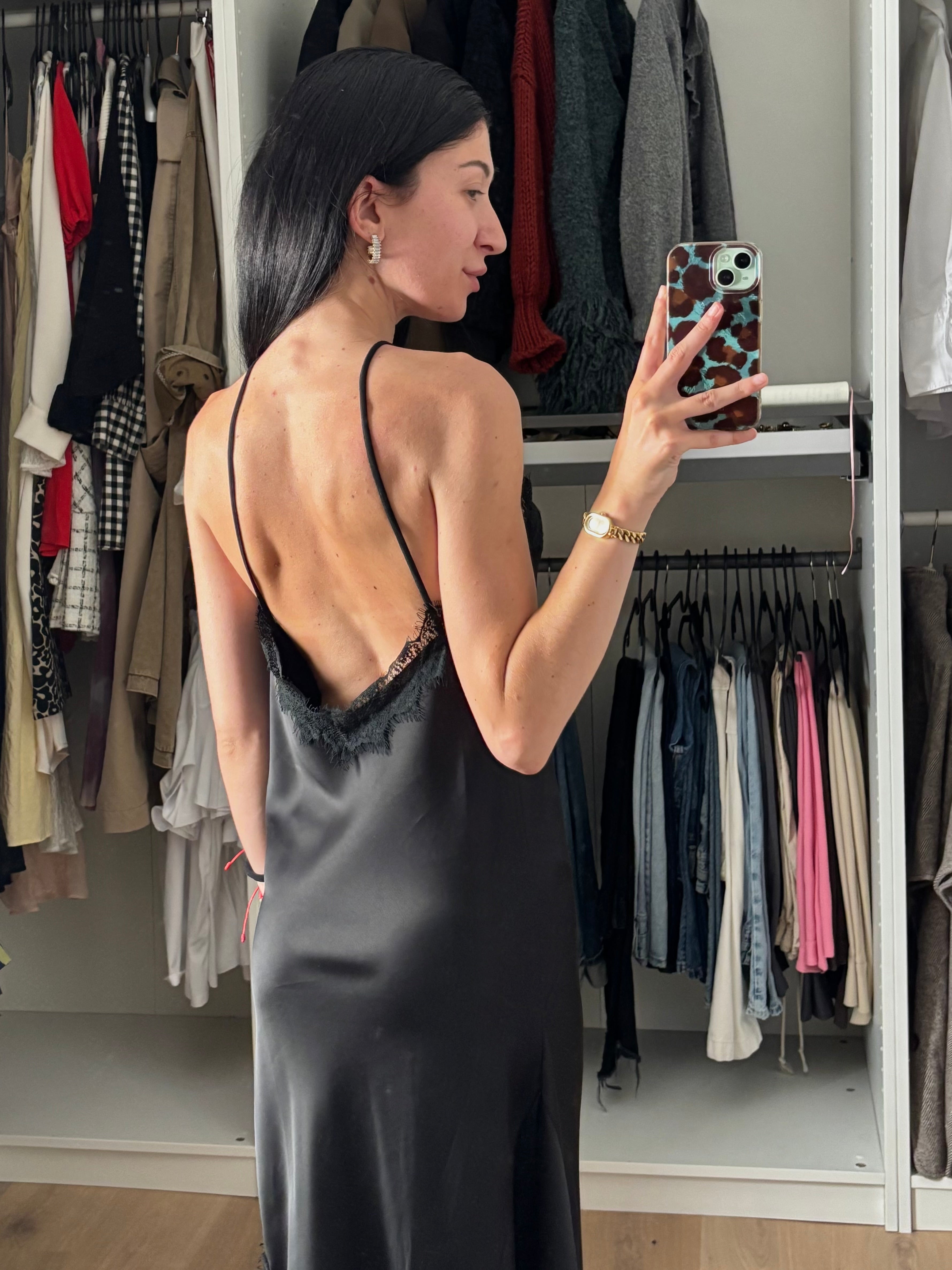 VESTIDO NEGRO SATINADO