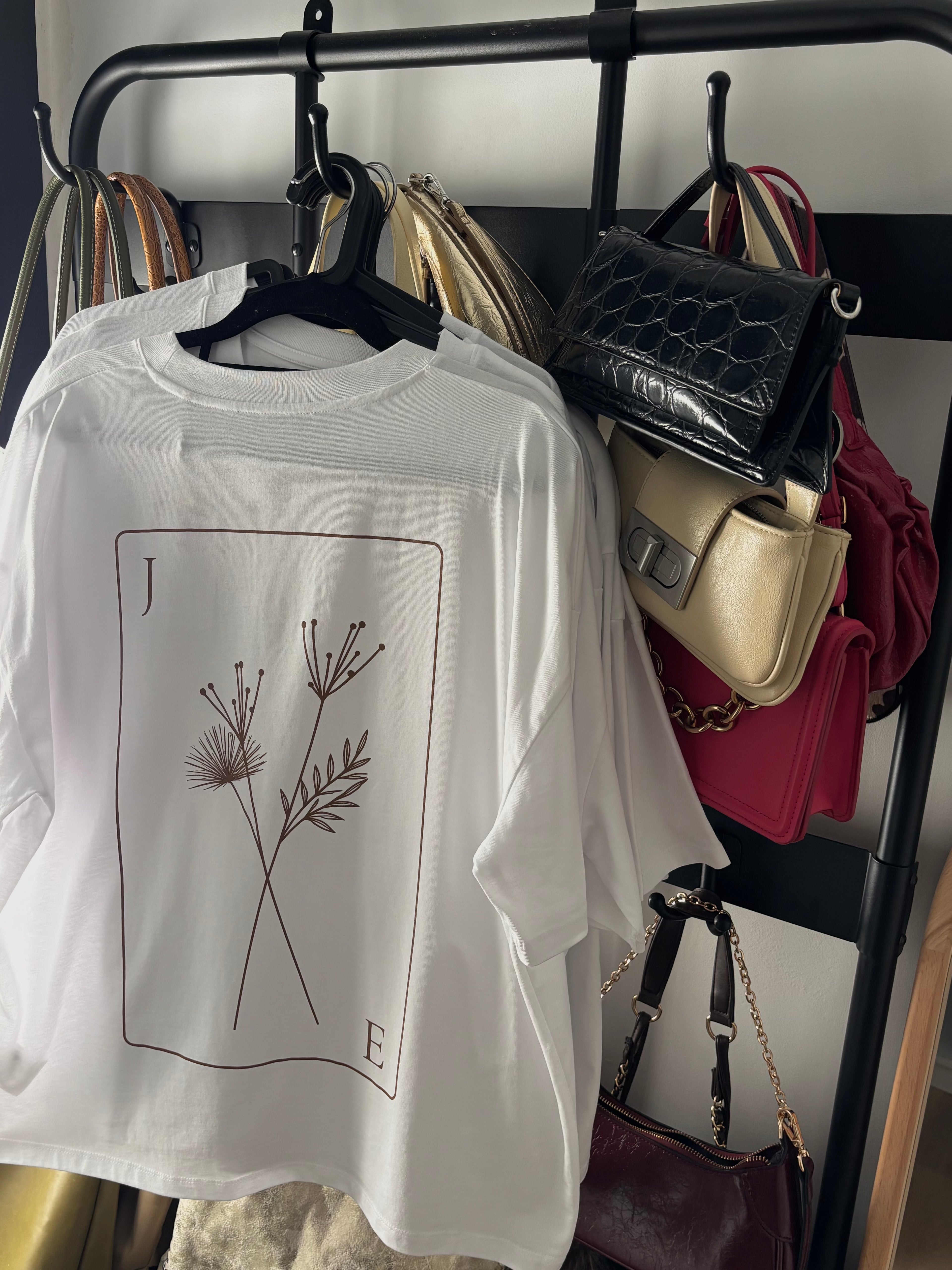 CAMISETA J.E ESTAMPADA OVERSIZE