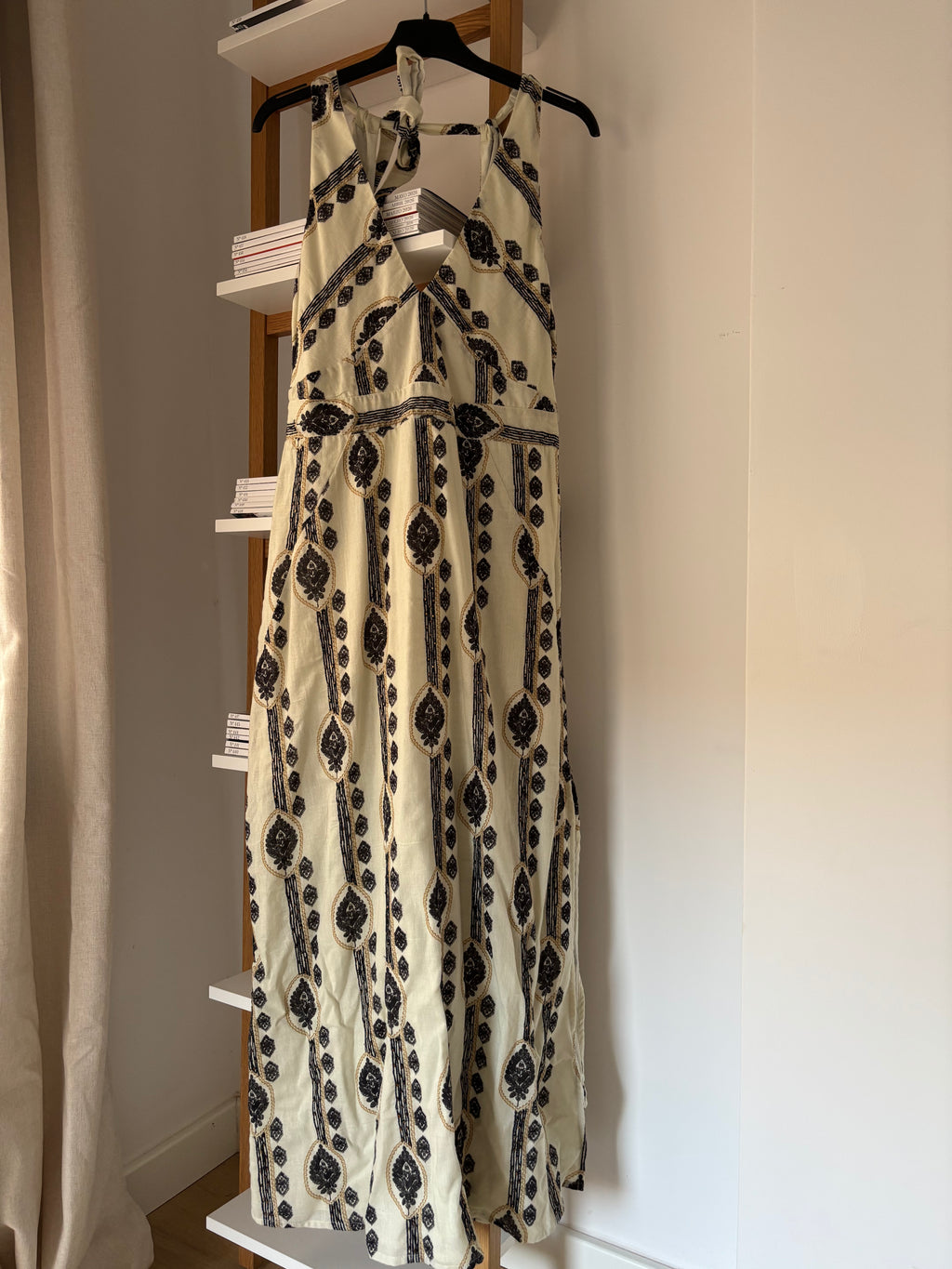 VESTIDO BORDADO