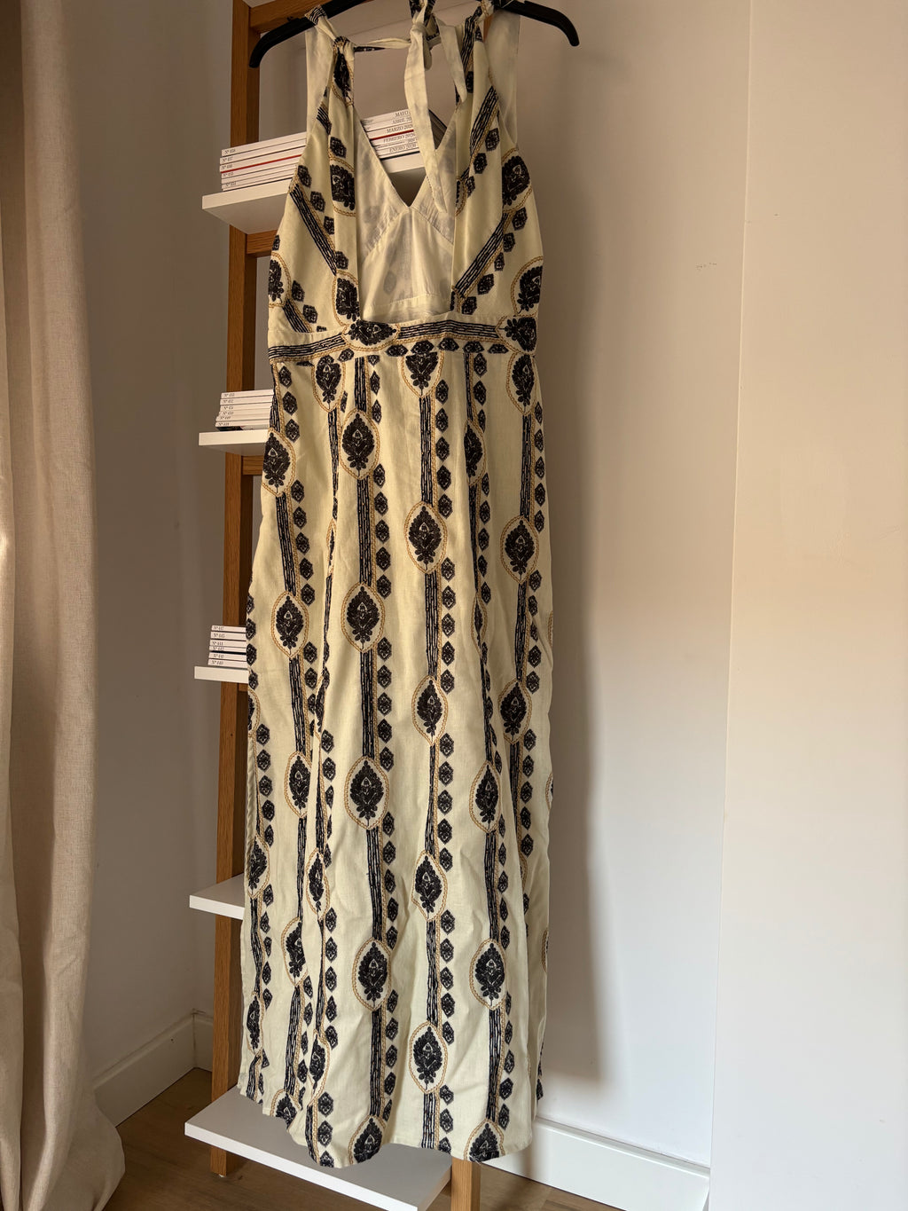 VESTIDO BORDADO